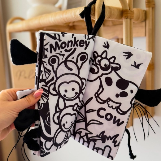 Crinkly pages and tactile elements