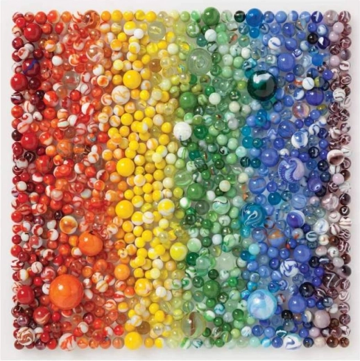 A radiant rainbow motif that’s both engaging and calming