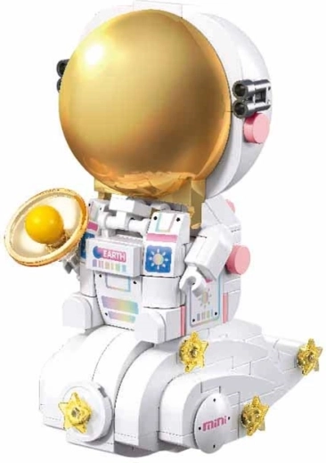 Detailed astronaut with golden visor