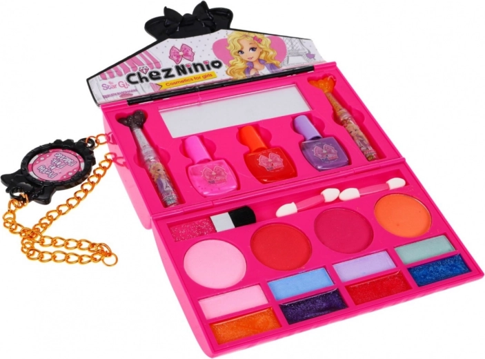 All-in-one: handbag + vanity