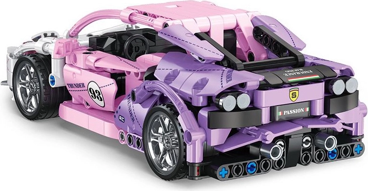 Realistlikud detailid ja võidusõidudisain