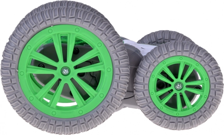 Strong traction and drifting thanks to large wheels