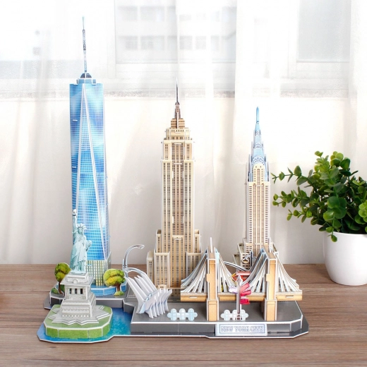 Iconic New York landmarks in one model