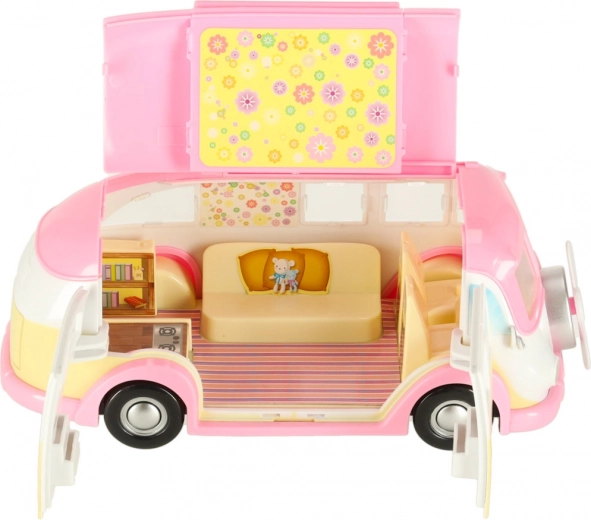 Rohked tarvikud ja detailne interjöör