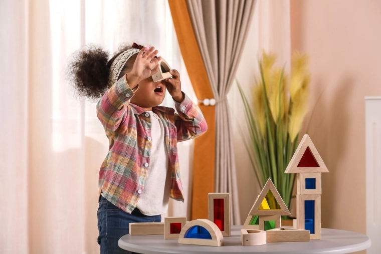 Turvaline puidust viimistlus väikestele kätele