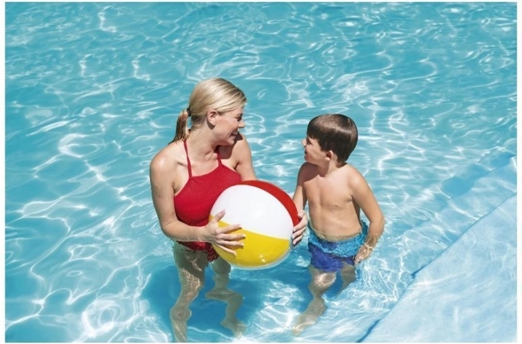 Lõbu basseinis ja rannas