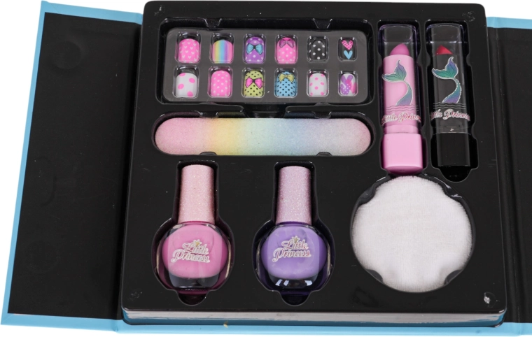 Küünestuudio ühes komplektis