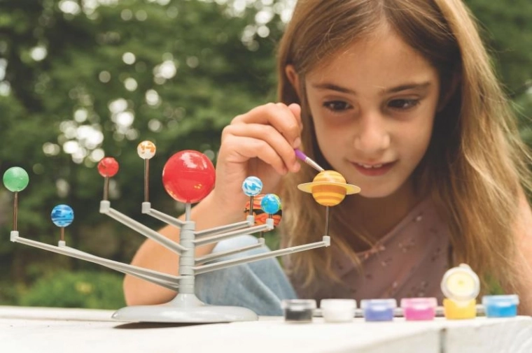 Ehita ja värvi päikesesüsteem