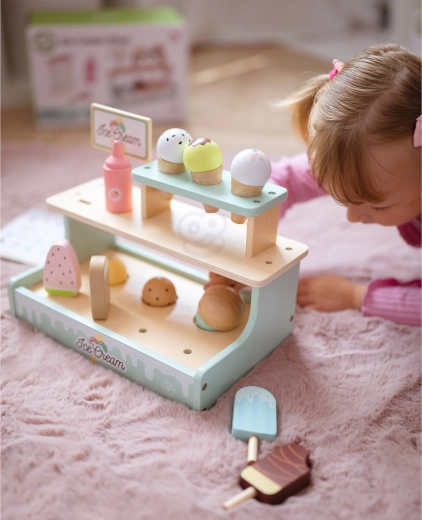 Kvaliteetne puidust teostus pastelltoonides