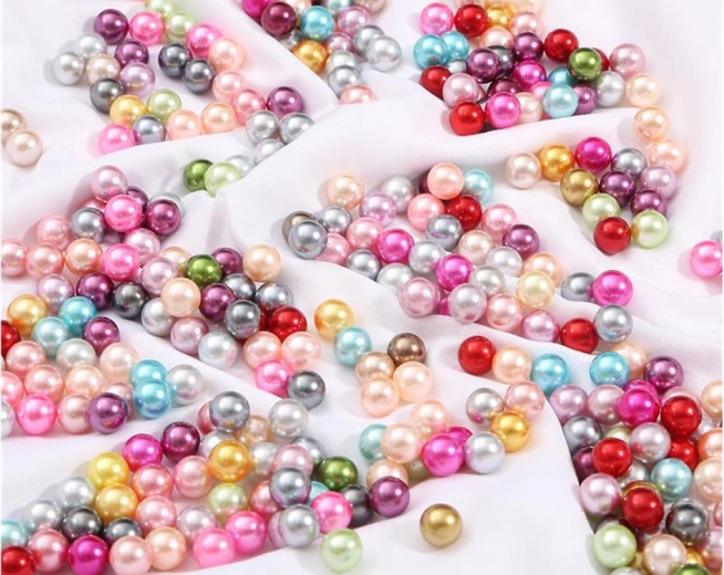 Elegantsed, pisikesed helmed