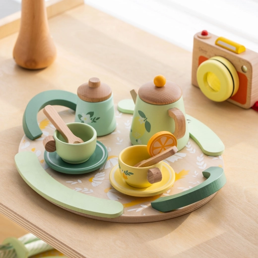 Võluv disain puuvilja- ja lillemotiividega