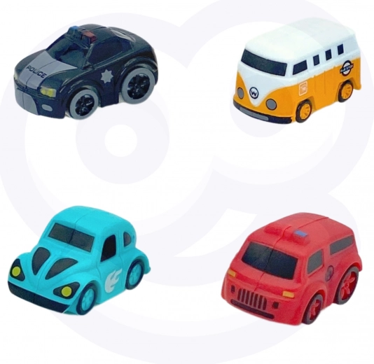 Nelja väikese auto komplekt mitmekesiseks mänguks