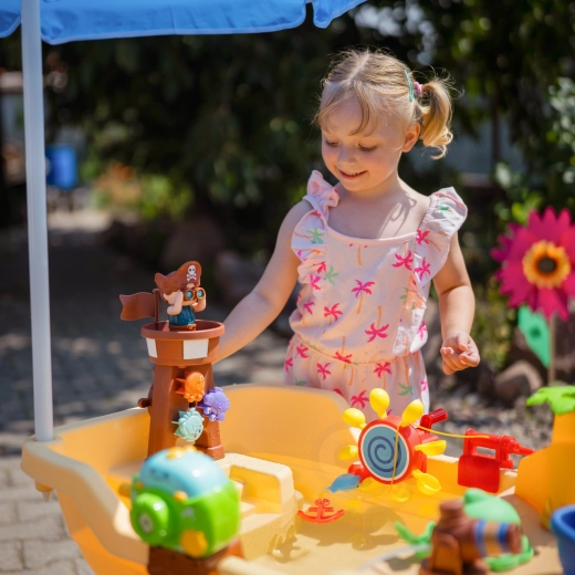 Interaktiivne piraadilaev täis efekte