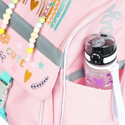 Praktilised taskud ja isoleeritud esipaneeli tasku