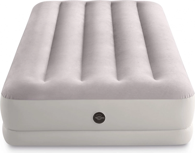 Pehme flock-kattega pind