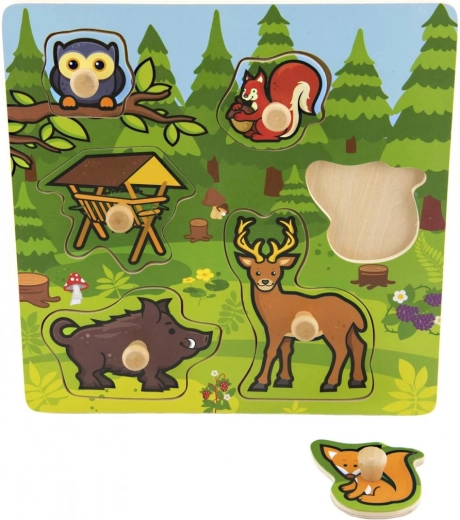 Lihtne haarata tänu puidust nuppudele