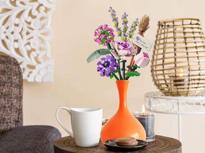 Realistlik hooldusvaba lilledekoratsioon