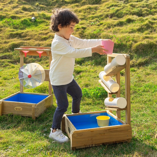 Learning through play for little explorers