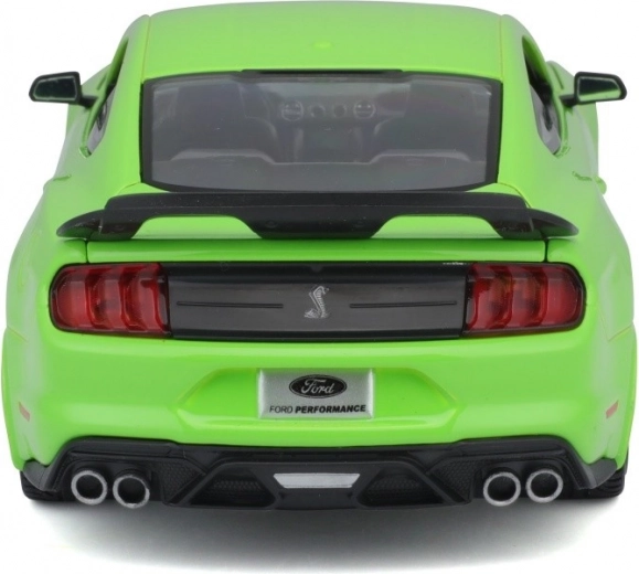 Detailed rear section and exhausts