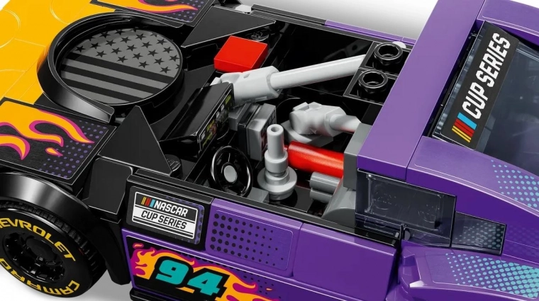 Autentne NASCARi võidusõidudisain