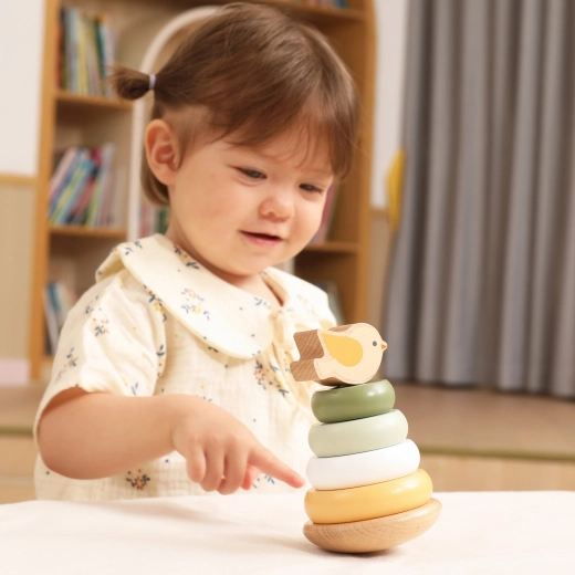 Lõbus mäng armsa linnukesega