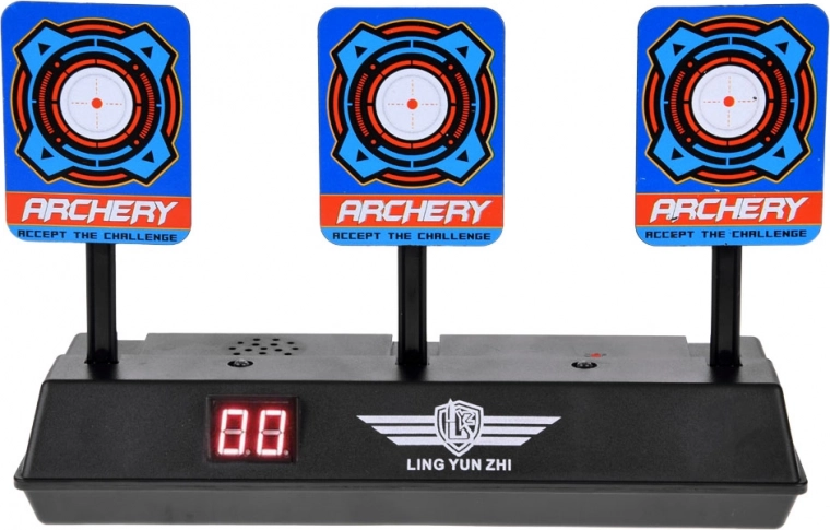 Electronic target with score