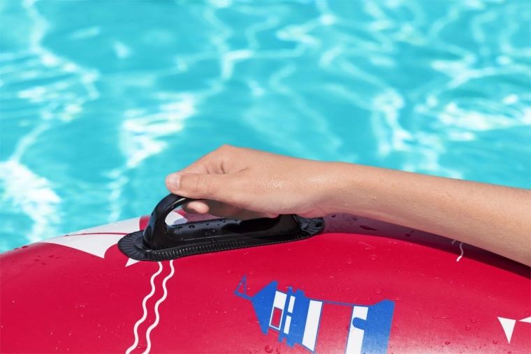 Sturdy handles for a secure grip