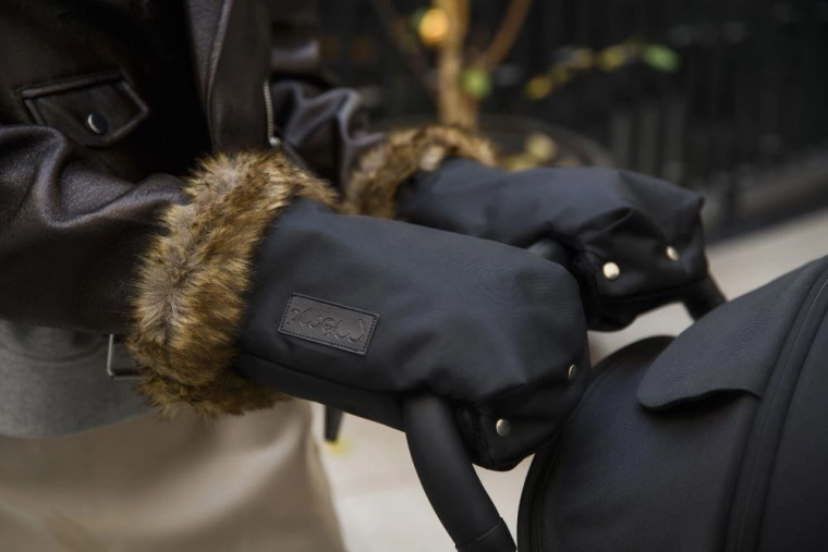 Lihtne kinnitada enamikele kärudele