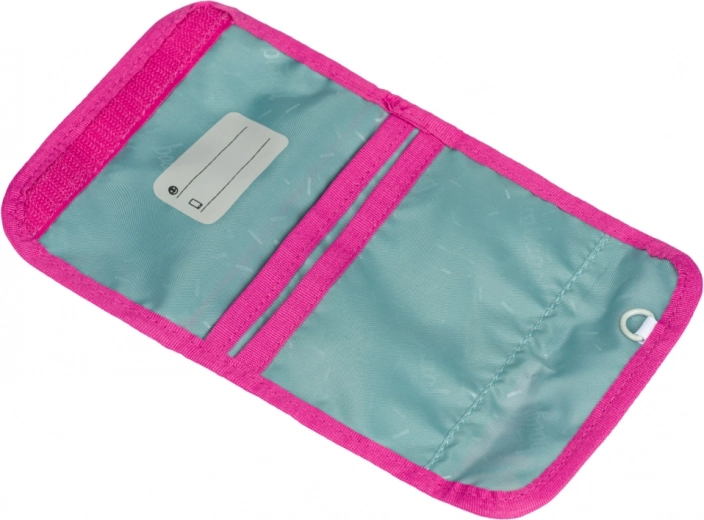 Praktiline jaotus ja tõmblukuga tasku